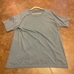 Lululemon Men’s Light Blue / Gray Short Sleeve T-Shirt